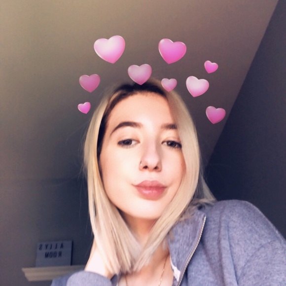 Meet your Posher, Ally - Picture 1 of 1